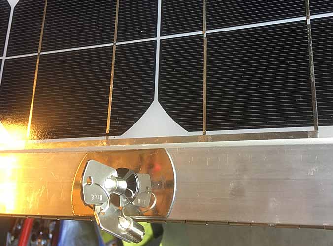 solarpanelmount70 lock washers trimmed.jpg